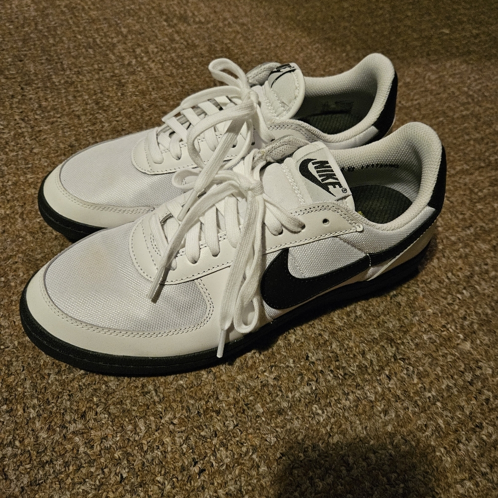 Nike Men's Classic White and Black Sneakers